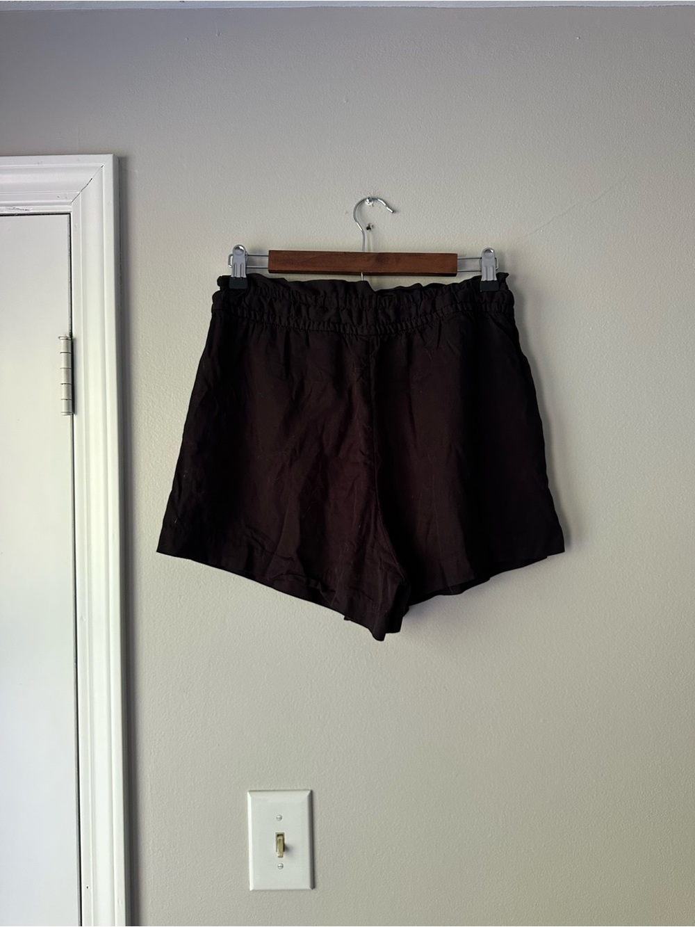 H&M Black High-Waist Elastic Shorts